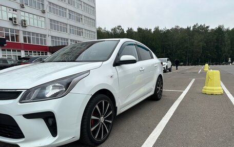KIA Rio IV, 2018 год, 1 300 000 рублей, 3 фотография