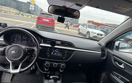 KIA Rio IV, 2018 год, 1 300 000 рублей, 10 фотография