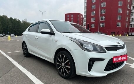 KIA Rio IV, 2018 год, 1 300 000 рублей, 4 фотография