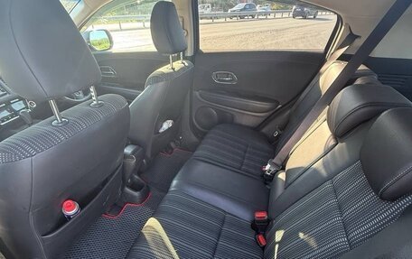Honda Vezel, 2016 год, 1 560 000 рублей, 6 фотография