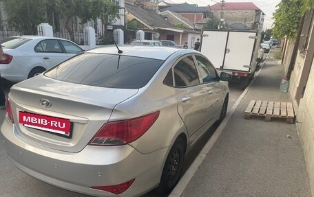 Hyundai Solaris II рестайлинг, 2015 год, 530 000 рублей, 2 фотография