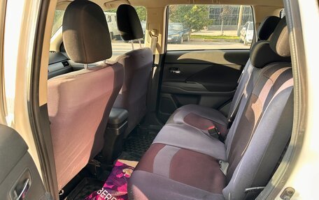 Mitsubishi Outlander III рестайлинг 3, 2012 год, 1 780 000 рублей, 13 фотография