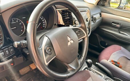 Mitsubishi Outlander III рестайлинг 3, 2012 год, 1 780 000 рублей, 9 фотография