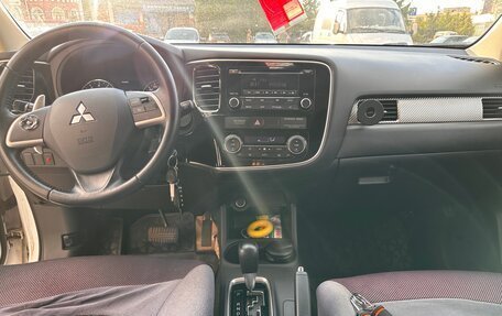 Mitsubishi Outlander III рестайлинг 3, 2012 год, 1 780 000 рублей, 20 фотография