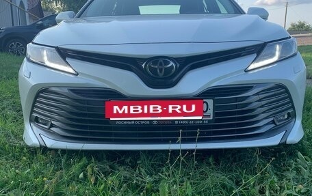 Toyota Camry, 2019 год, 2 200 000 рублей, 5 фотография