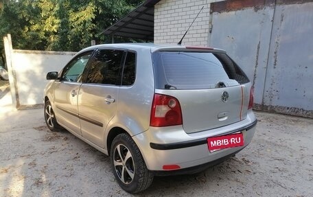 Volkswagen Polo IV рестайлинг, 2002 год, 240 000 рублей, 4 фотография