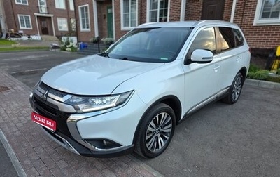 Mitsubishi Outlander III рестайлинг 3, 2020 год, 2 100 000 рублей, 1 фотография