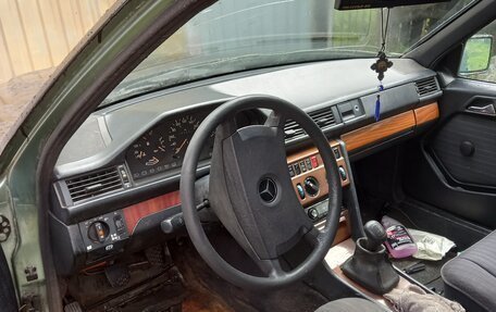 Mercedes-Benz E-Класс, 1992 год, 100 000 рублей, 5 фотография