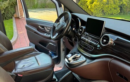 Mercedes-Benz V-Класс, 2016 год, 4 200 000 рублей, 7 фотография