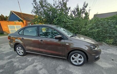 Volkswagen Polo VI (EU Market), 2015 год, 900 000 рублей, 2 фотография