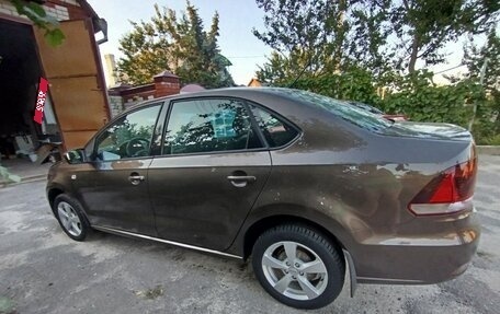Volkswagen Polo VI (EU Market), 2015 год, 900 000 рублей, 3 фотография
