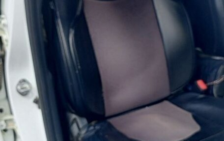 Hyundai Solaris II рестайлинг, 2011 год, 600 000 рублей, 14 фотография