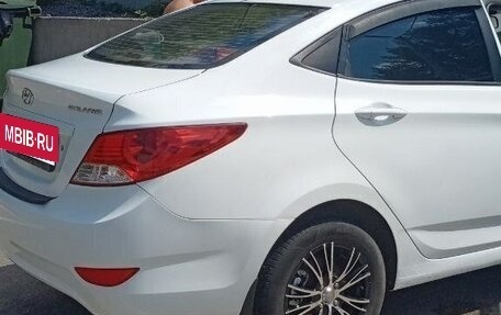 Hyundai Solaris II рестайлинг, 2011 год, 600 000 рублей, 8 фотография