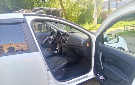 Renault Logan II, 2022 год, 1 280 000 рублей, 15 фотография