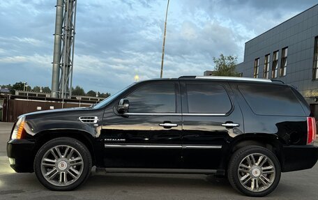 Cadillac Escalade III, 2011 год, 1 900 000 рублей, 12 фотография