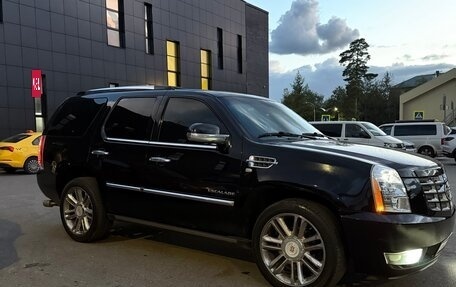 Cadillac Escalade III, 2011 год, 1 900 000 рублей, 3 фотография
