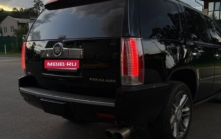 Cadillac Escalade III, 2011 год, 1 900 000 рублей, 8 фотография