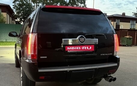 Cadillac Escalade III, 2011 год, 1 900 000 рублей, 10 фотография