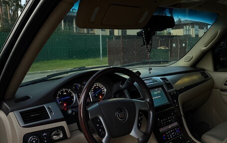Cadillac Escalade III, 2011 год, 1 900 000 рублей, 15 фотография