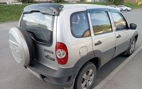 Chevrolet Niva I рестайлинг, 2012 год, 600 000 рублей, 5 фотография