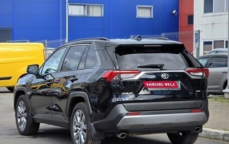 Toyota RAV4, 2022 год, 3 630 000 рублей, 7 фотография