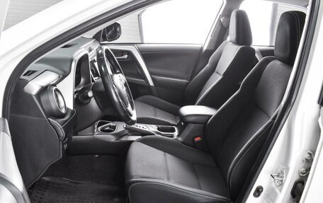 Toyota RAV4, 2017 год, 2 149 000 рублей, 10 фотография