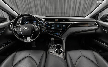 Toyota Camry, 2021 год, 3 090 000 рублей, 10 фотография