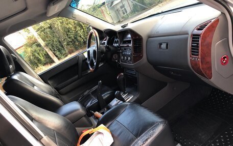 Mitsubishi Pajero III рестайлинг, 2004 год, 1 550 000 рублей, 23 фотография