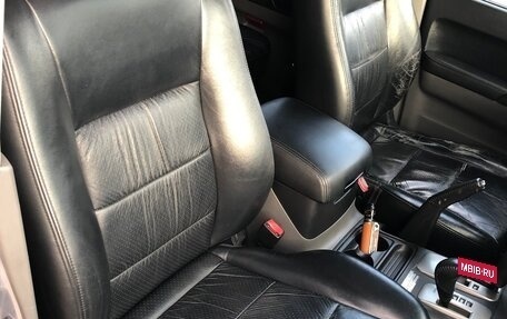 Mitsubishi Pajero III рестайлинг, 2004 год, 1 550 000 рублей, 18 фотография