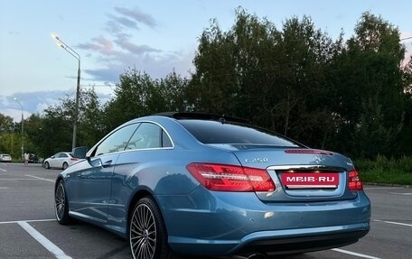 Mercedes-Benz E-Класс, 2010 год, 1 900 000 рублей, 5 фотография