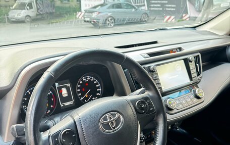 Toyota RAV4, 2017 год, 2 460 000 рублей, 10 фотография