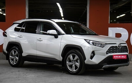 Toyota RAV4, 2020 год, 2 900 000 рублей, 3 фотография