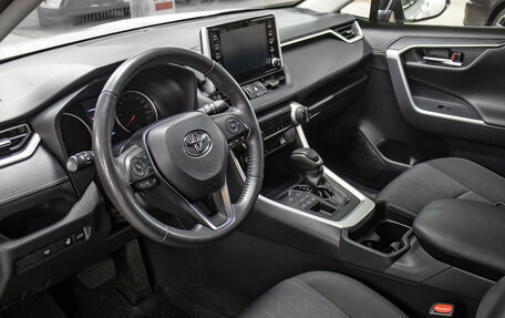 Toyota RAV4, 2020 год, 2 900 000 рублей, 16 фотография
