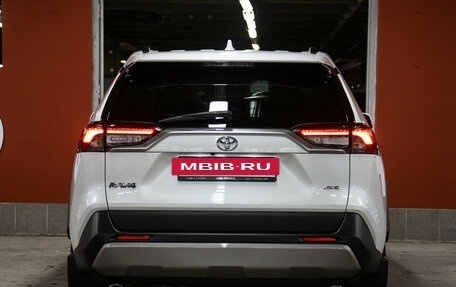 Toyota RAV4, 2020 год, 2 900 000 рублей, 6 фотография