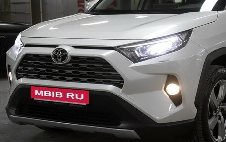 Toyota RAV4, 2020 год, 2 900 000 рублей, 21 фотография