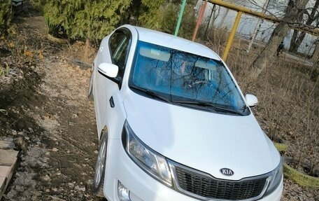 KIA Rio III рестайлинг, 2013 год, 1 080 000 рублей, 2 фотография