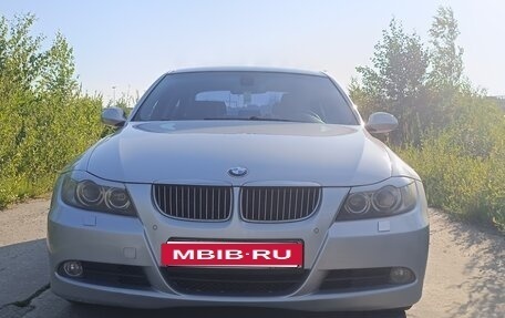 BMW 3 серия, 2005 год, 1 099 000 рублей, 2 фотография
