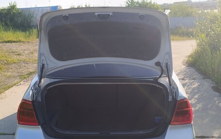 BMW 3 серия, 2005 год, 1 099 000 рублей, 25 фотография