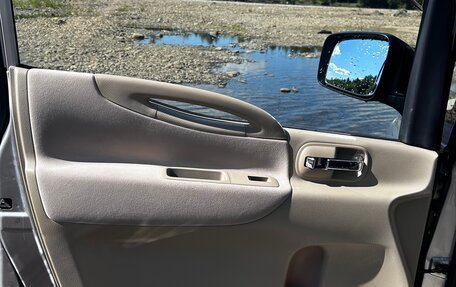 Nissan Serena III, 2010 год, 900 000 рублей, 14 фотография