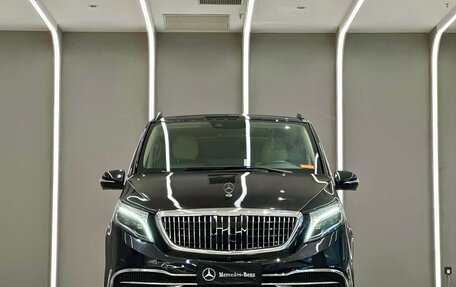 Mercedes-Benz V-Класс, 2022 год, 4 750 000 рублей, 2 фотография