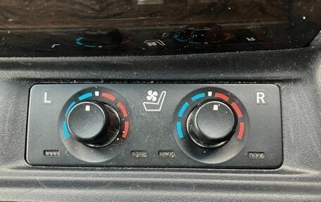 Toyota Alphard III, 2021 год, 3 400 000 рублей, 20 фотография