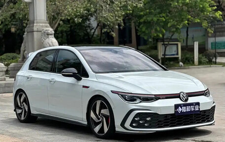 Volkswagen Golf GTI, 2021 год, 2 189 690 рублей, 3 фотография