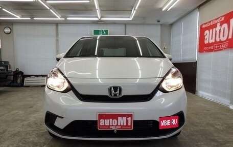 Honda Fit, 2021 год, 950 000 рублей, 2 фотография