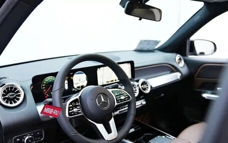 Mercedes-Benz GLB, 2022 год, 2 430 633 рублей, 6 фотография