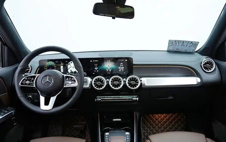 Mercedes-Benz GLB, 2022 год, 2 430 633 рублей, 12 фотография