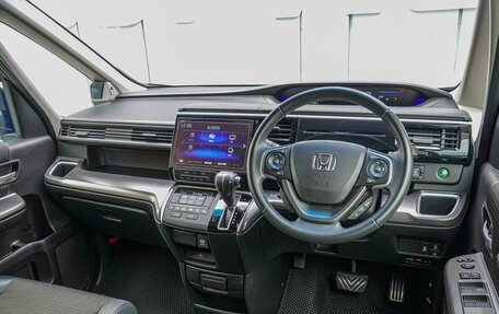 Honda Stepwgn IV, 2021 год, 2 650 000 рублей, 7 фотография