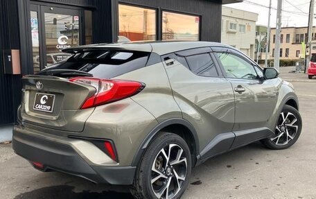 Toyota C-HR I рестайлинг, 2022 год, 1 350 000 рублей, 5 фотография