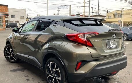 Toyota C-HR I рестайлинг, 2022 год, 1 350 000 рублей, 8 фотография