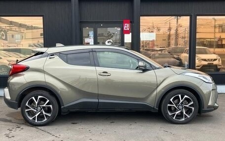 Toyota C-HR I рестайлинг, 2022 год, 1 350 000 рублей, 10 фотография