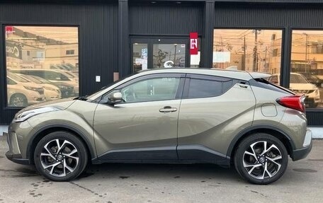 Toyota C-HR I рестайлинг, 2022 год, 1 350 000 рублей, 9 фотография